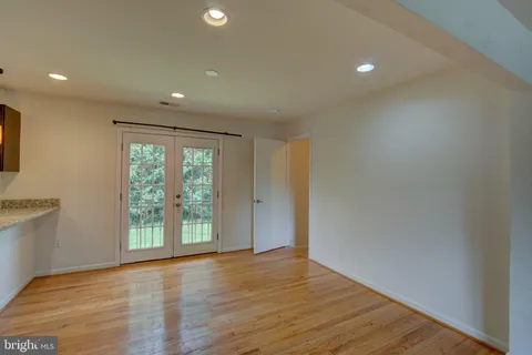 $950,000 | 900 Walker Road, Great Falls, VA 22066