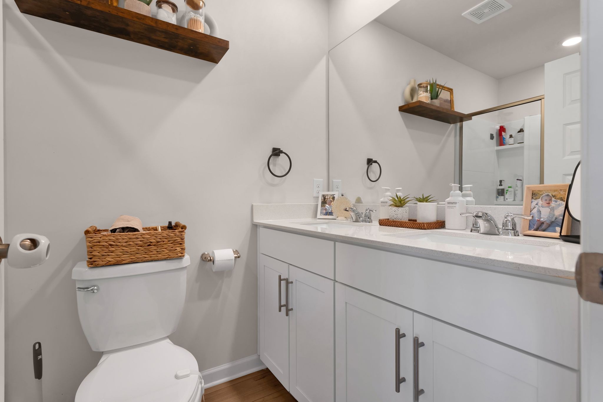 2533 Drumwright Way Columbia, TN 38401 - Photo 16 of 27 a bathroom with a toilet sink and mirror