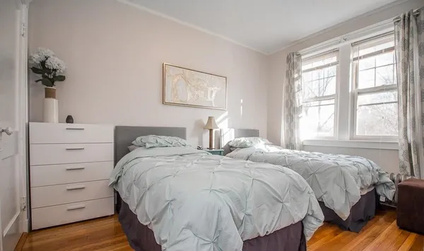 $3,200 | 187 Kent Street, Unit 3, Brookline, MA 02446