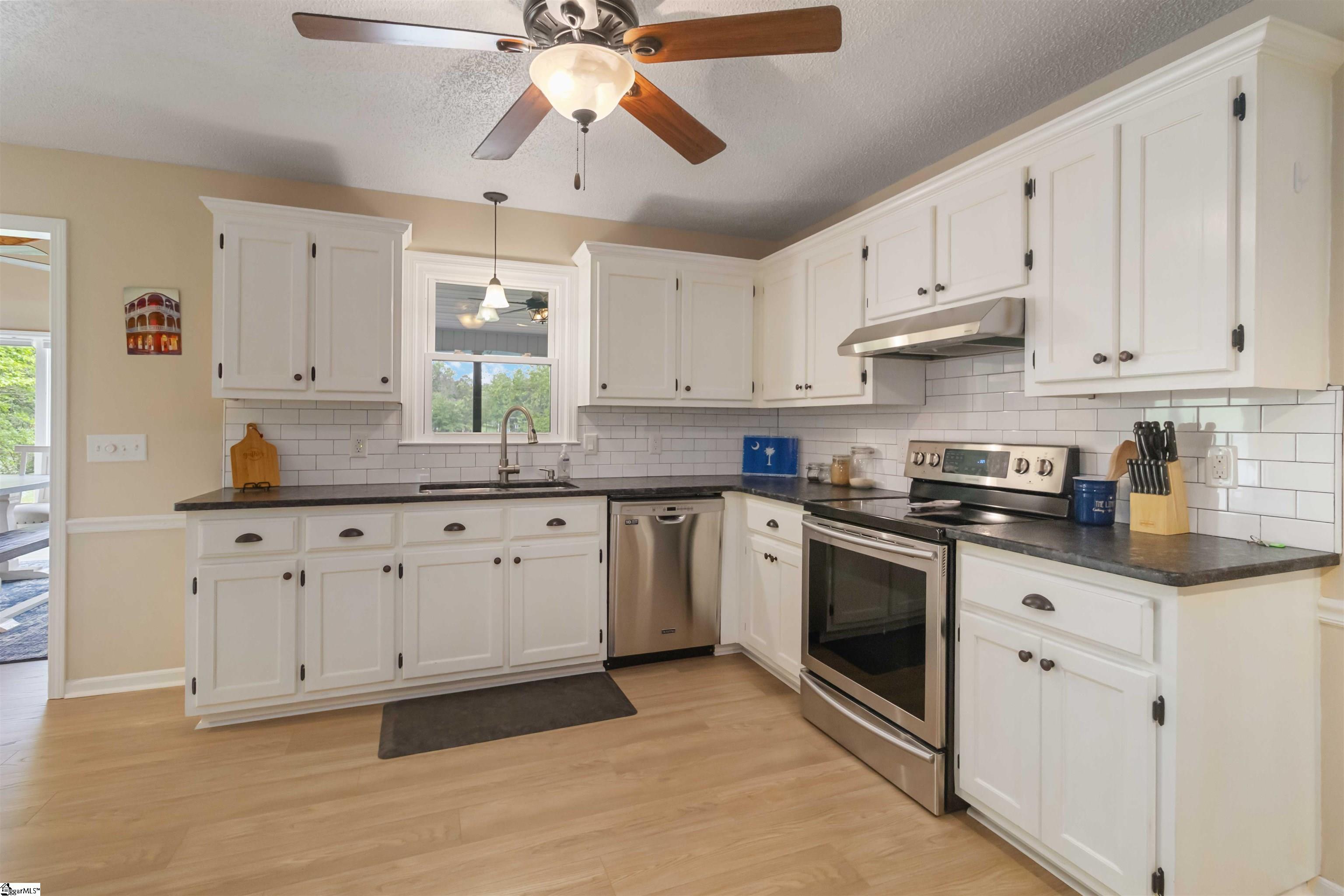 180 Canady Road Wellford, SC 29385 - Photo 11 of 50