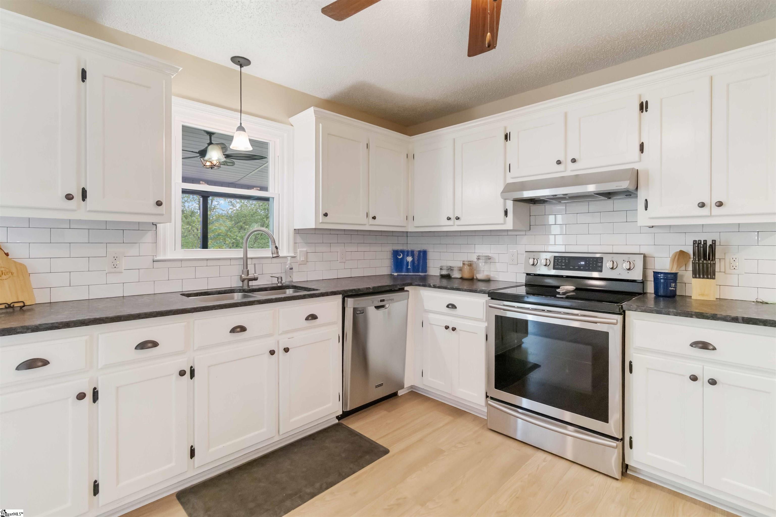 180 Canady Road Wellford, SC 29385 - Photo 13 of 50