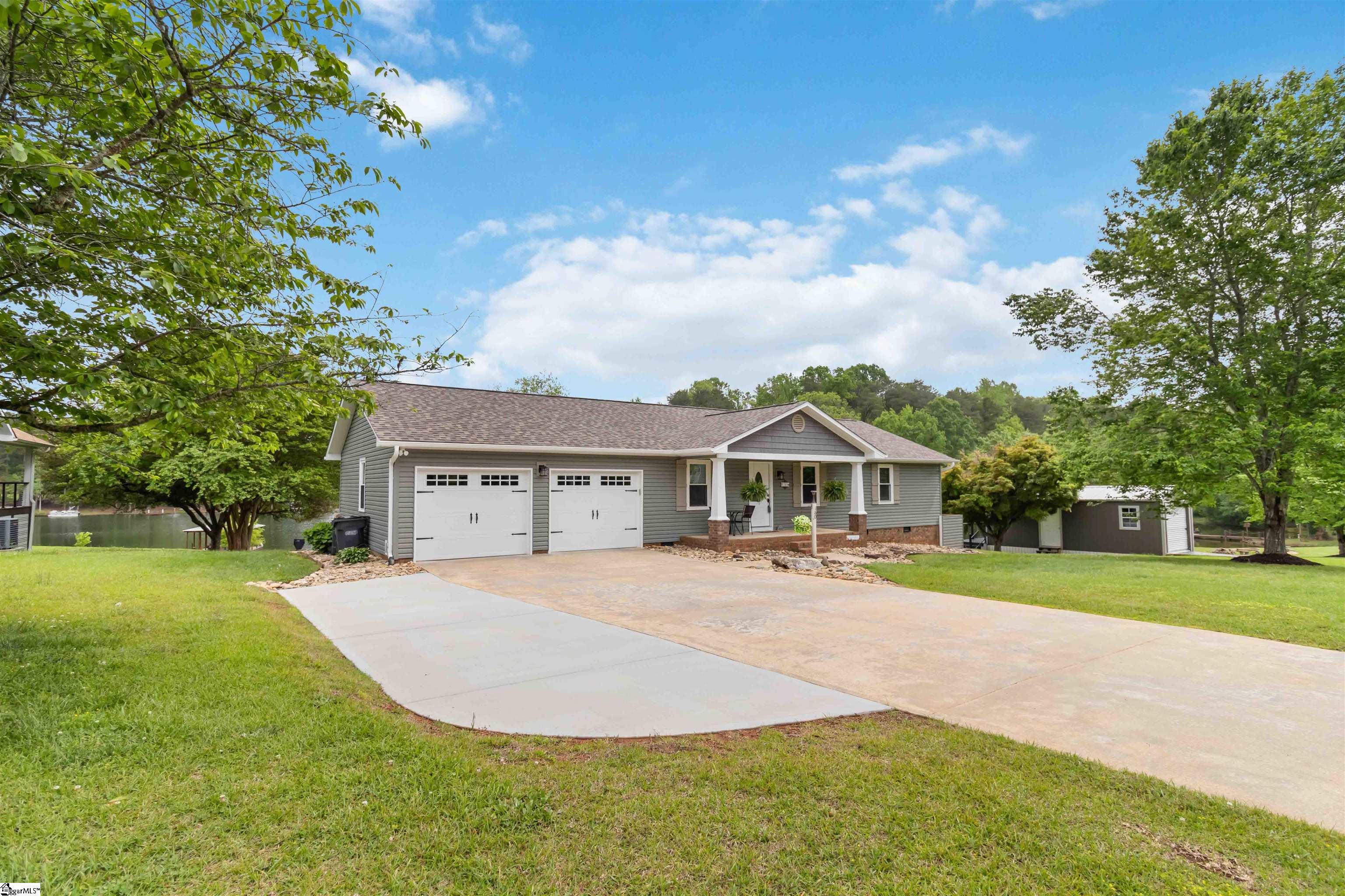 180 Canady Road Wellford, SC 29385 - Photo 2 of 50