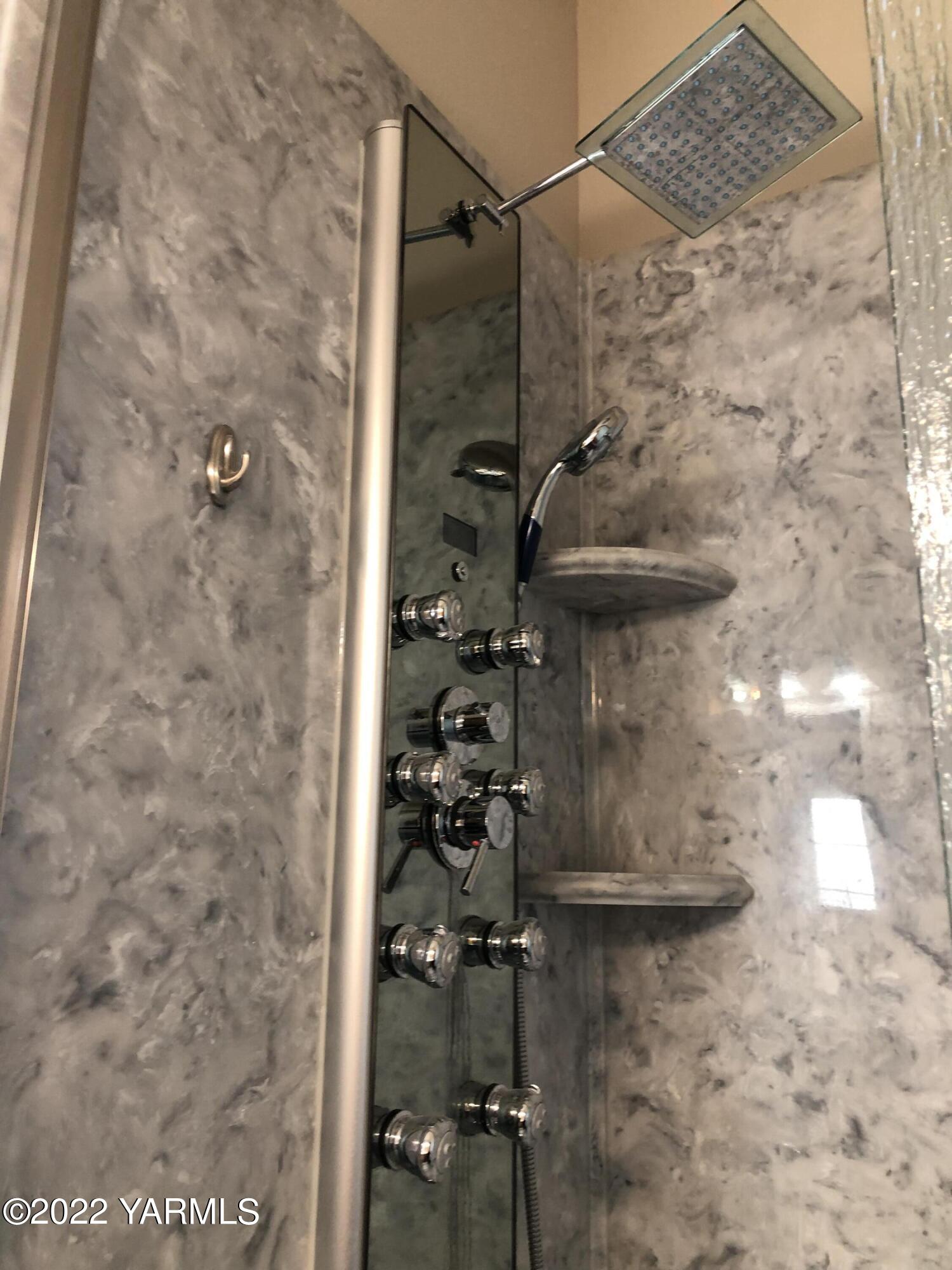 4912 Lateral A Road Wapato, WA 98951 - Photo 20 of 31 a bathroom with a shower