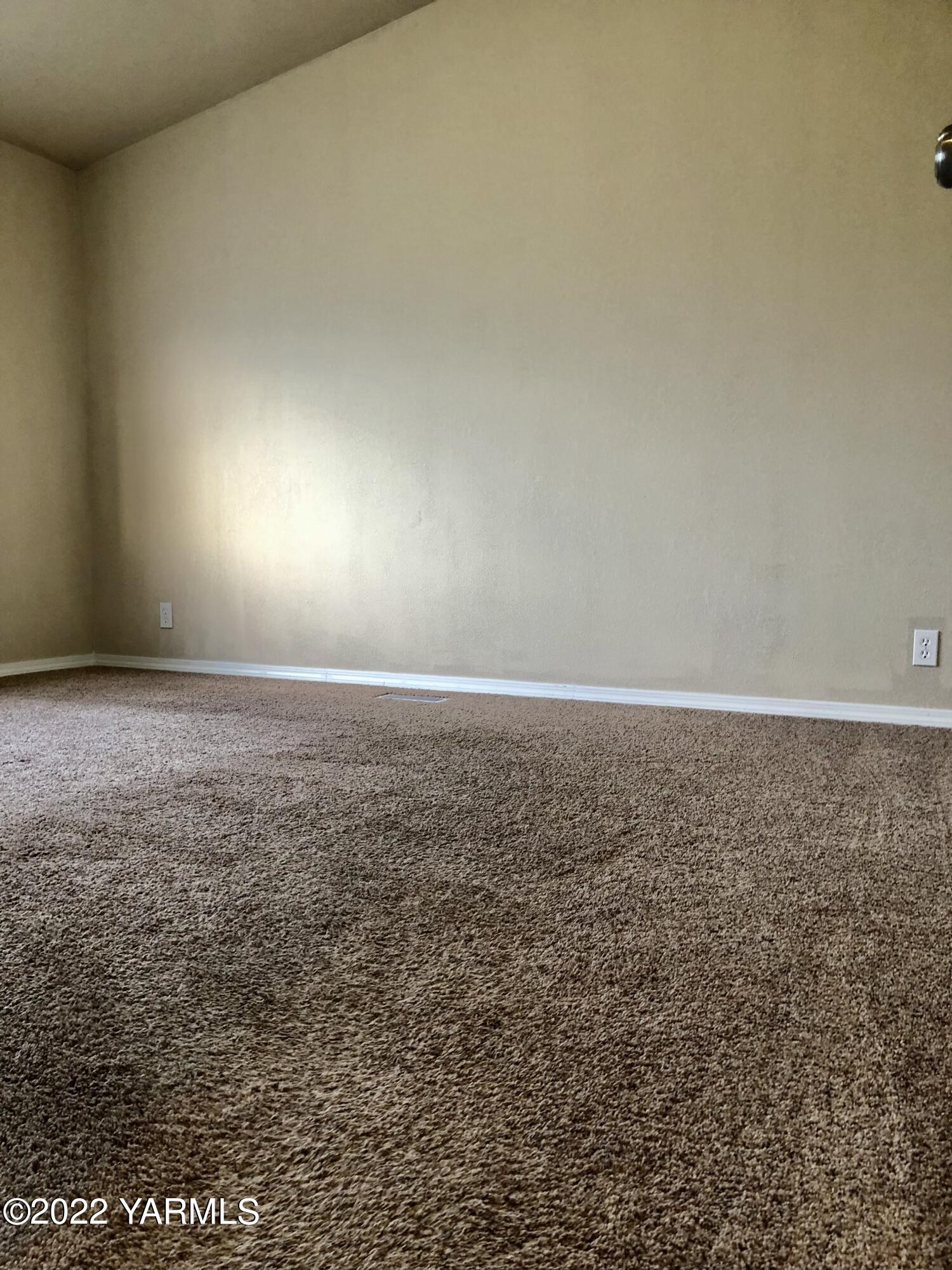 4912 Lateral A Road Wapato, WA 98951 - Photo 22 of 31 an empty room with an entryway