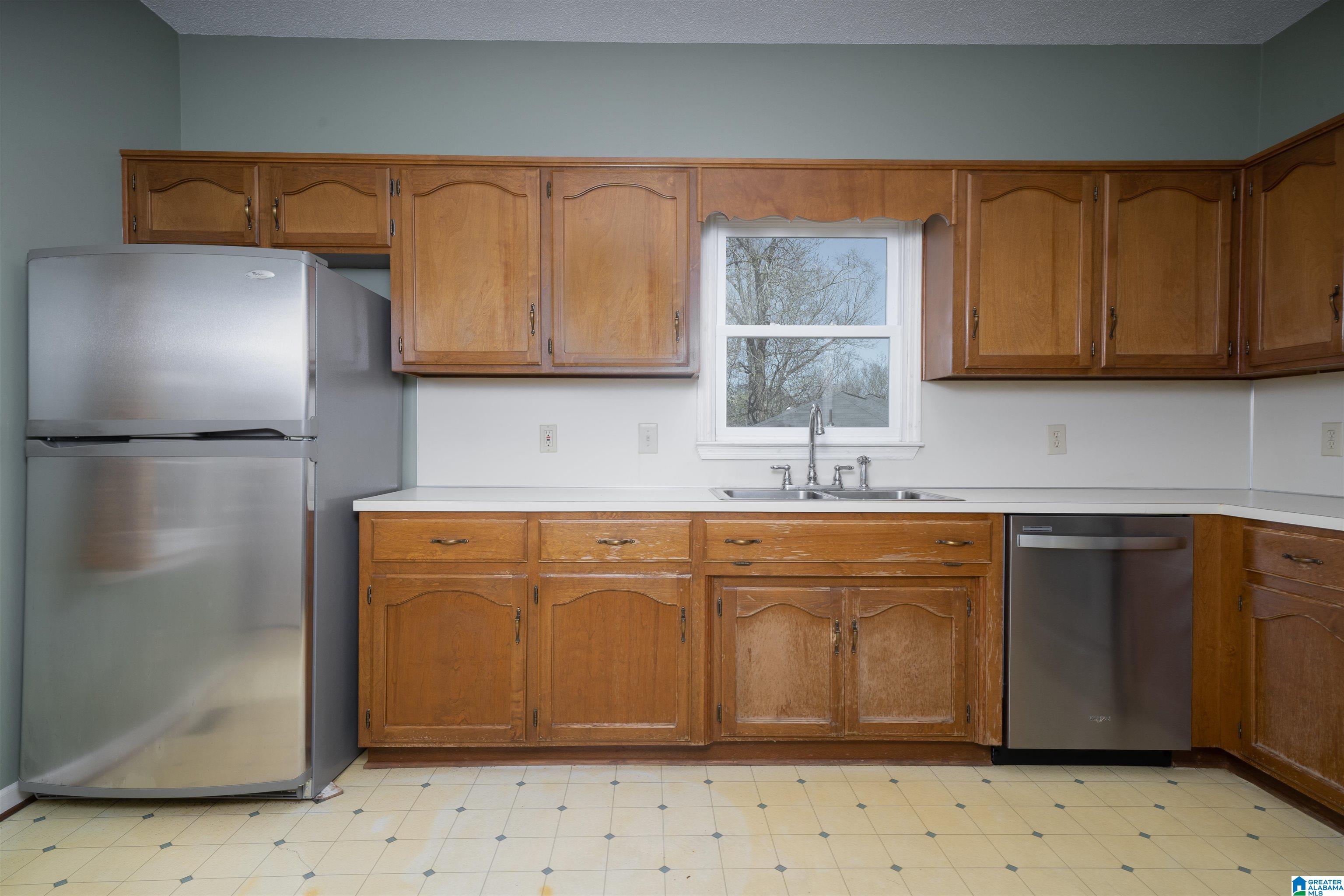 888 Mountain Ridge Drive Birmingham, AL 35209 - Photo 7 of 40