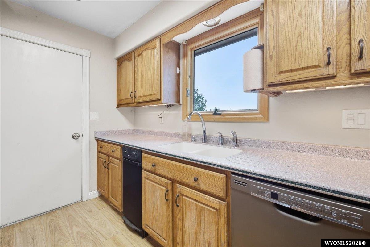 4347 Smoke Rise Road Casper, WY 82604 - Photo 12 of 30 Gallery Image 12