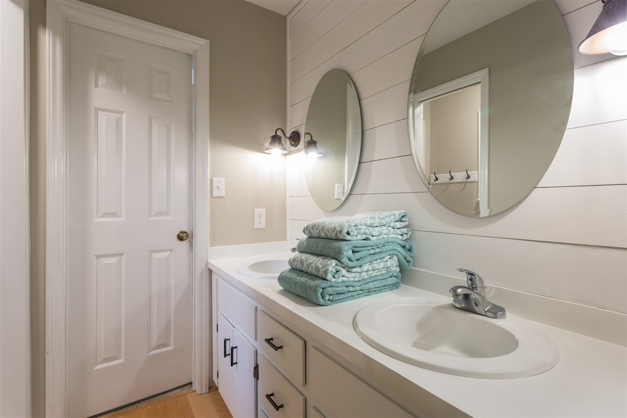 11633 Appaloosa Run East Raleigh, NC 27613 - Photo 13 of 25 Master Bathroom w/ second walk in closet