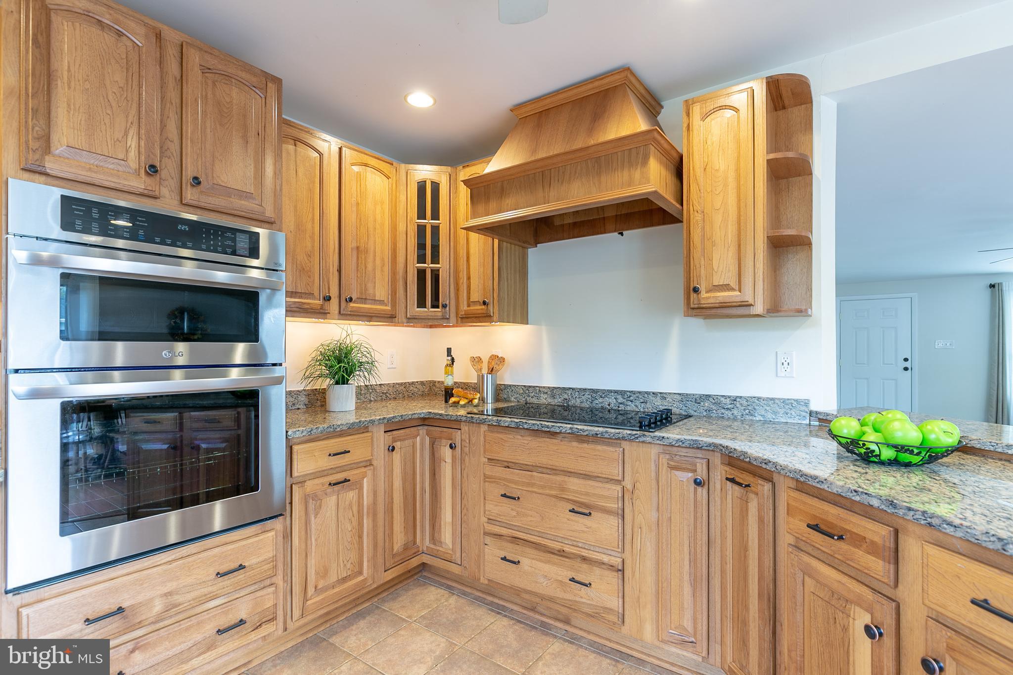 3051 Tudor Hall Road Riva, MD 21140 - Photo 14 of 47 Oven Microwave Combo