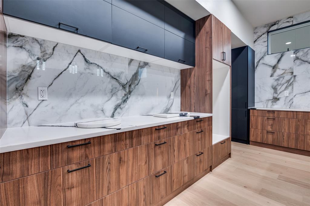 6301 Tiffany Oaks Lane Arlington, TX 76016 - Photo 13 of 40 a view of a walk in closet