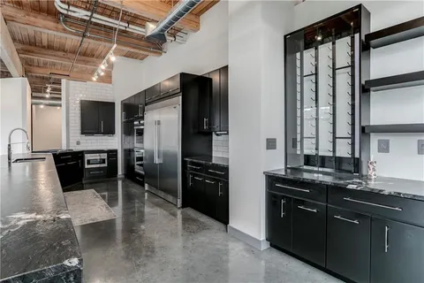 $1,199,000 | 210 West 5th Street, Unit 211, Kansas City, MO 64105