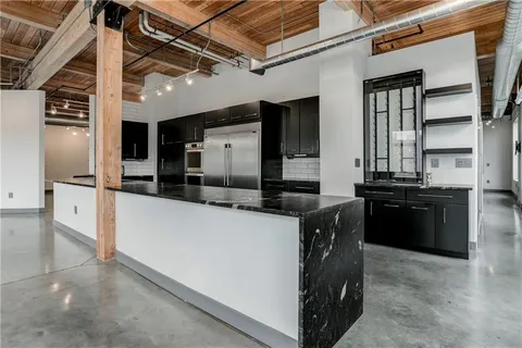 $1,199,000 | 210 West 5th Street, Unit 211, Kansas City, MO 64105