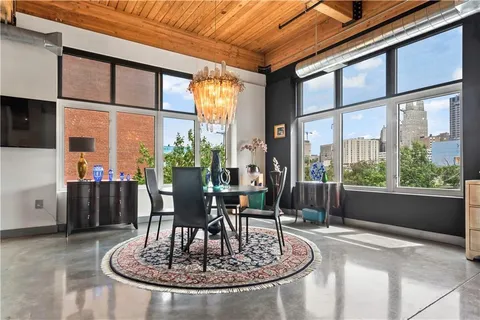 $1,199,000 | 210 West 5th Street, Unit 211, Kansas City, MO 64105