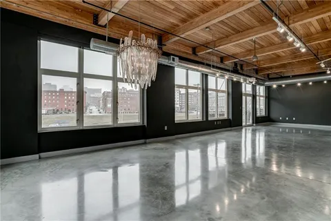 $1,199,000 | 210 West 5th Street, Unit 211, Kansas City, MO 64105