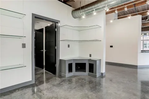 $1,199,000 | 210 West 5th Street, Unit 211, Kansas City, MO 64105