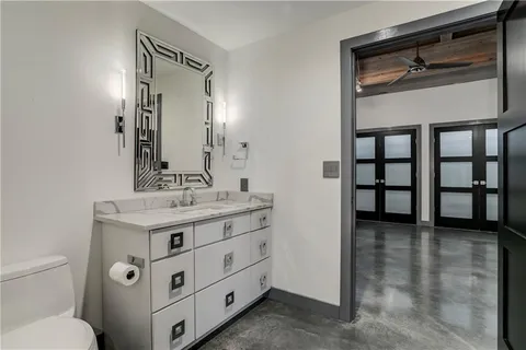 $1,199,000 | 210 West 5th Street, Unit 211, Kansas City, MO 64105