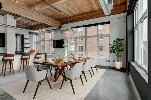 $1,199,000 | 210 West 5th Street, Unit 211, Kansas City, MO 64105