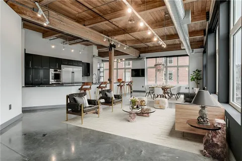 $1,199,000 | 210 West 5th Street, Unit 211, Kansas City, MO 64105