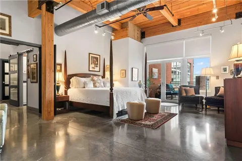 $1,199,000 | 210 West 5th Street, Unit 211, Kansas City, MO 64105