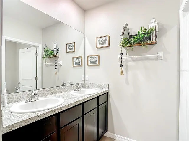 $469,000 | 1810 Johnson Pointe Drive, Plant City, FL 33566