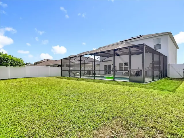 $469,000 | 1810 Johnson Pointe Drive, Plant City, FL 33566