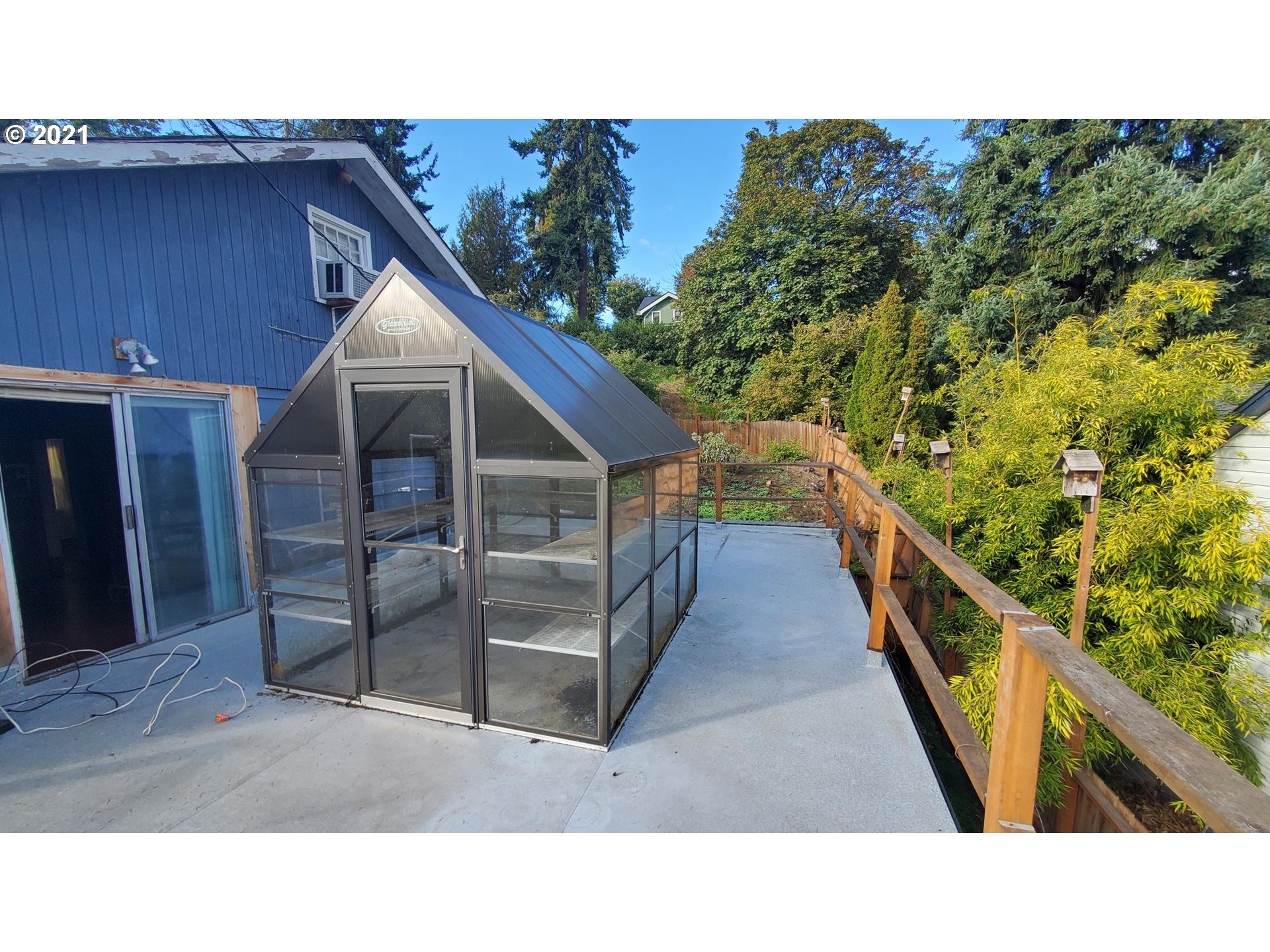 320 West D Street Springfield, OR 97477 - Photo 14 of 19 a view of outdoor space and deck