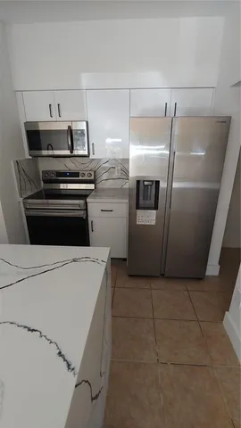 $2,100 | 18338 Northwest 68th Avenue, Unit B, Hialeah, FL 33015