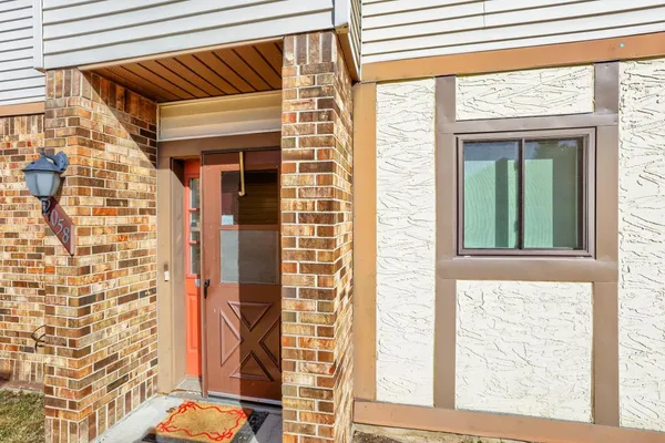 $129,900 | 2058 Pathways Drive, Unit 9, St. Paul, MN 55119