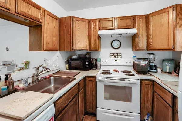 $129,900 | 2058 Pathways Drive, Unit 9, St. Paul, MN 55119