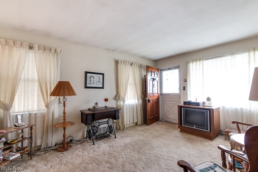 13304 Havana Road Cleveland, OH 44125 - Photo 5 of 21