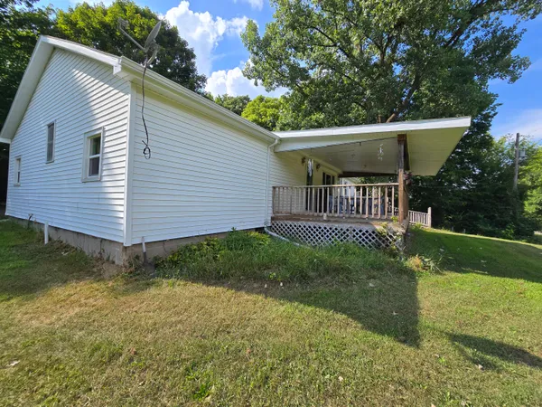 $175,000 | 2520 South Sand Lake Road, Hillsdale, MI 49242