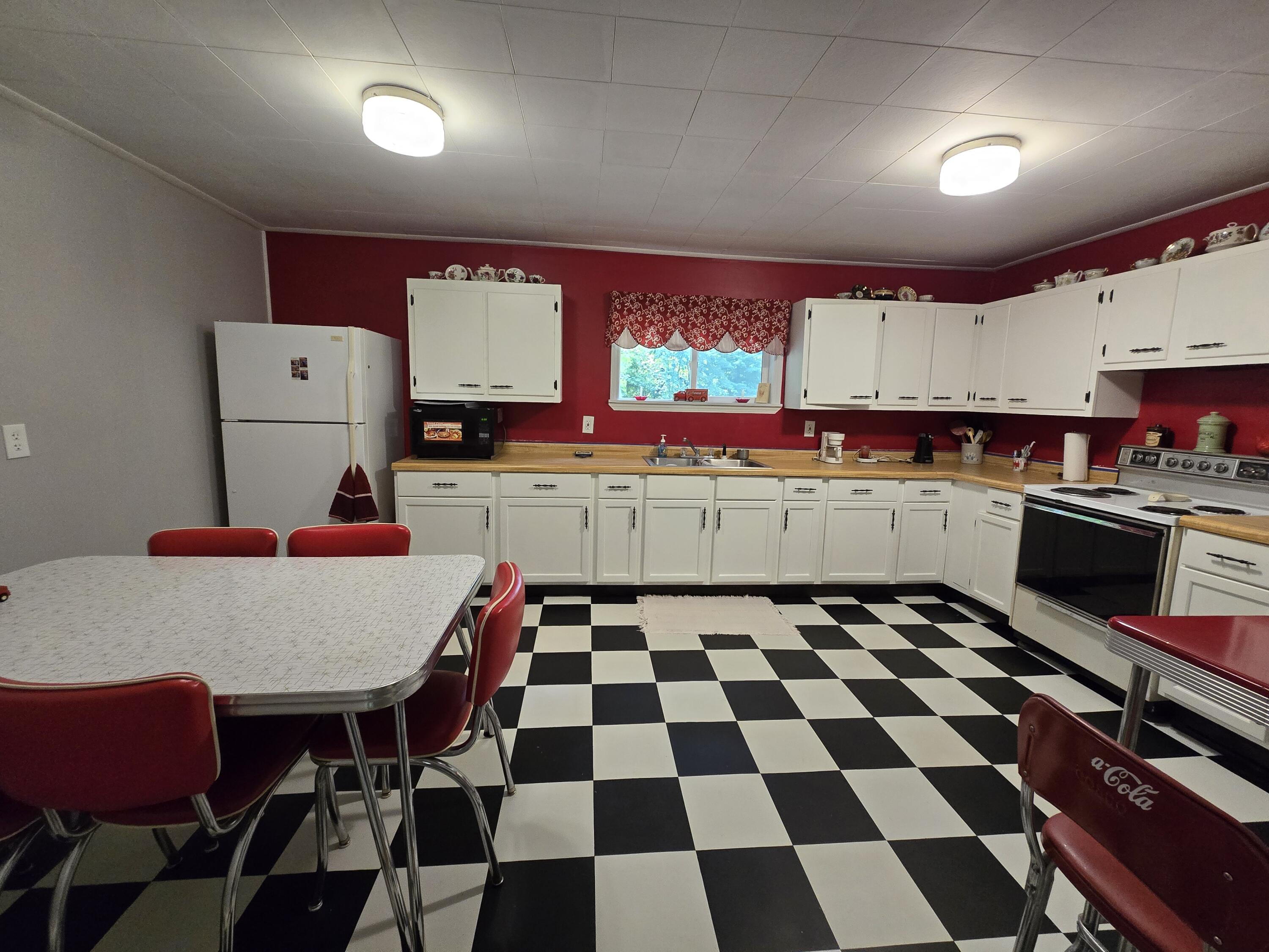 2520 South Sand Lake Road Hillsdale, MI 49242 - Photo 15 of 45 20250810_180815