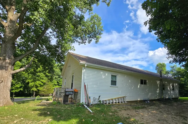 $179,900 | 2520 South Sand Lake Road, Hillsdale, MI 49242