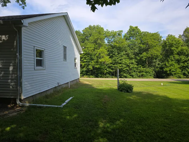 $179,900 | 2520 South Sand Lake Road, Hillsdale, MI 49242