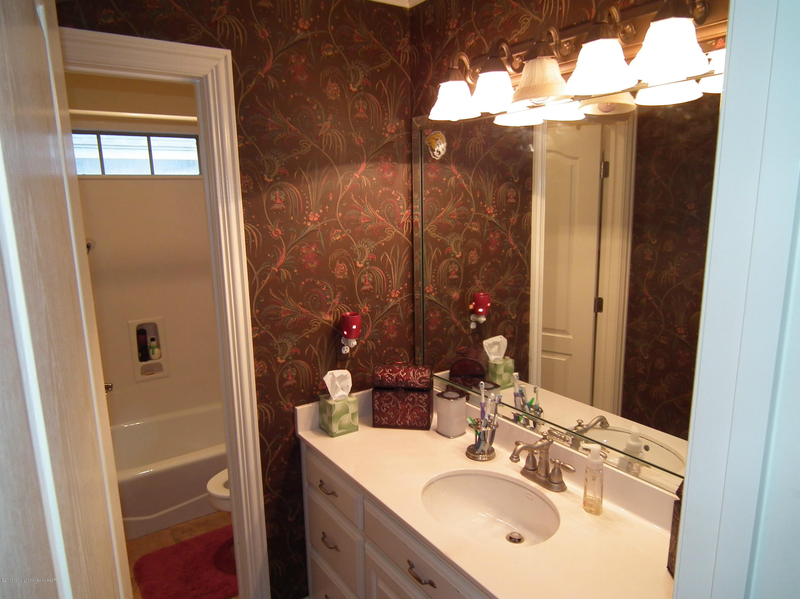6804 Thunder Road Amarillo, TX 79119 - Photo 19 of 21 Main Bath