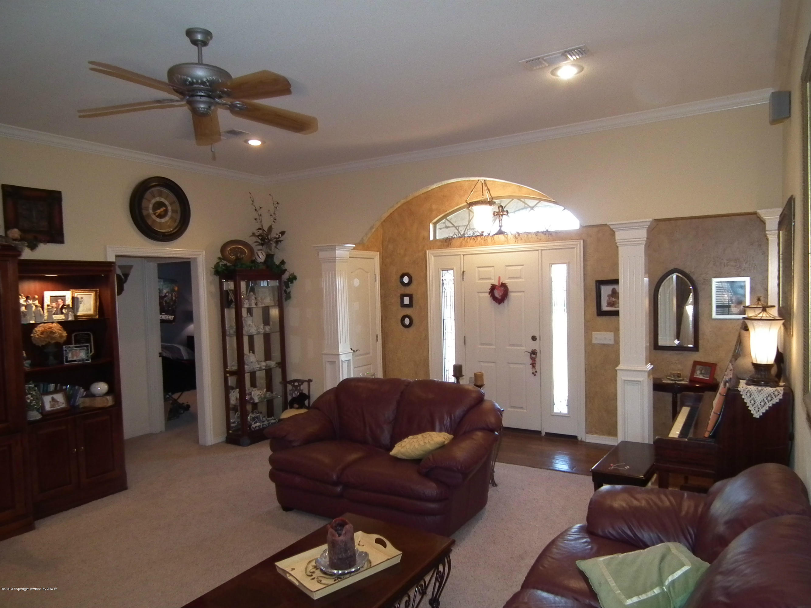 6804 Thunder Road Amarillo, TX 79119 - Photo 3 of 21 Living