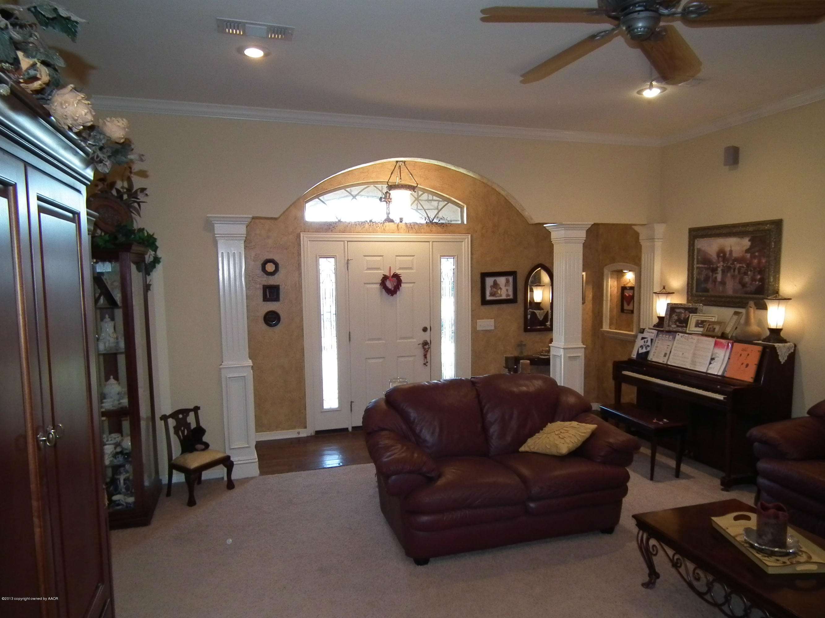 6804 Thunder Road Amarillo, TX 79119 - Photo 6 of 21 Living