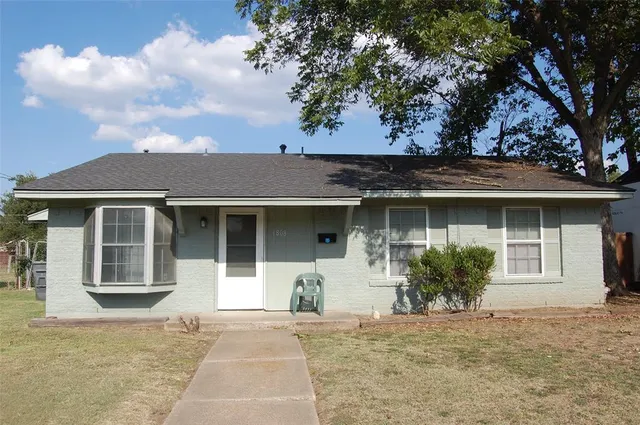 $280,000 | 1808 Western Park Drive, Dallas, TX 75211