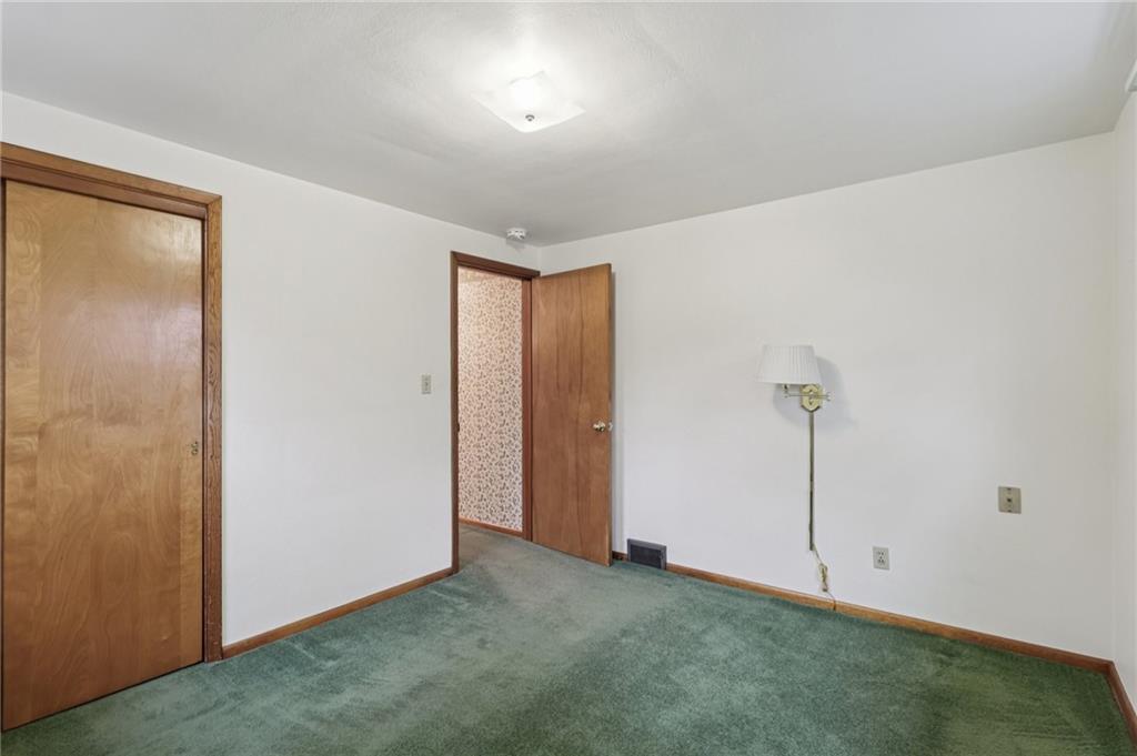 1110 Hulton Road Verona, PA 15147 - Photo 14 of 29