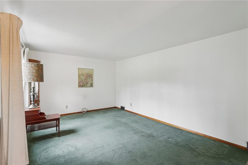 1110 Hulton Road Verona, PA 15147 - Photo 4 of 29