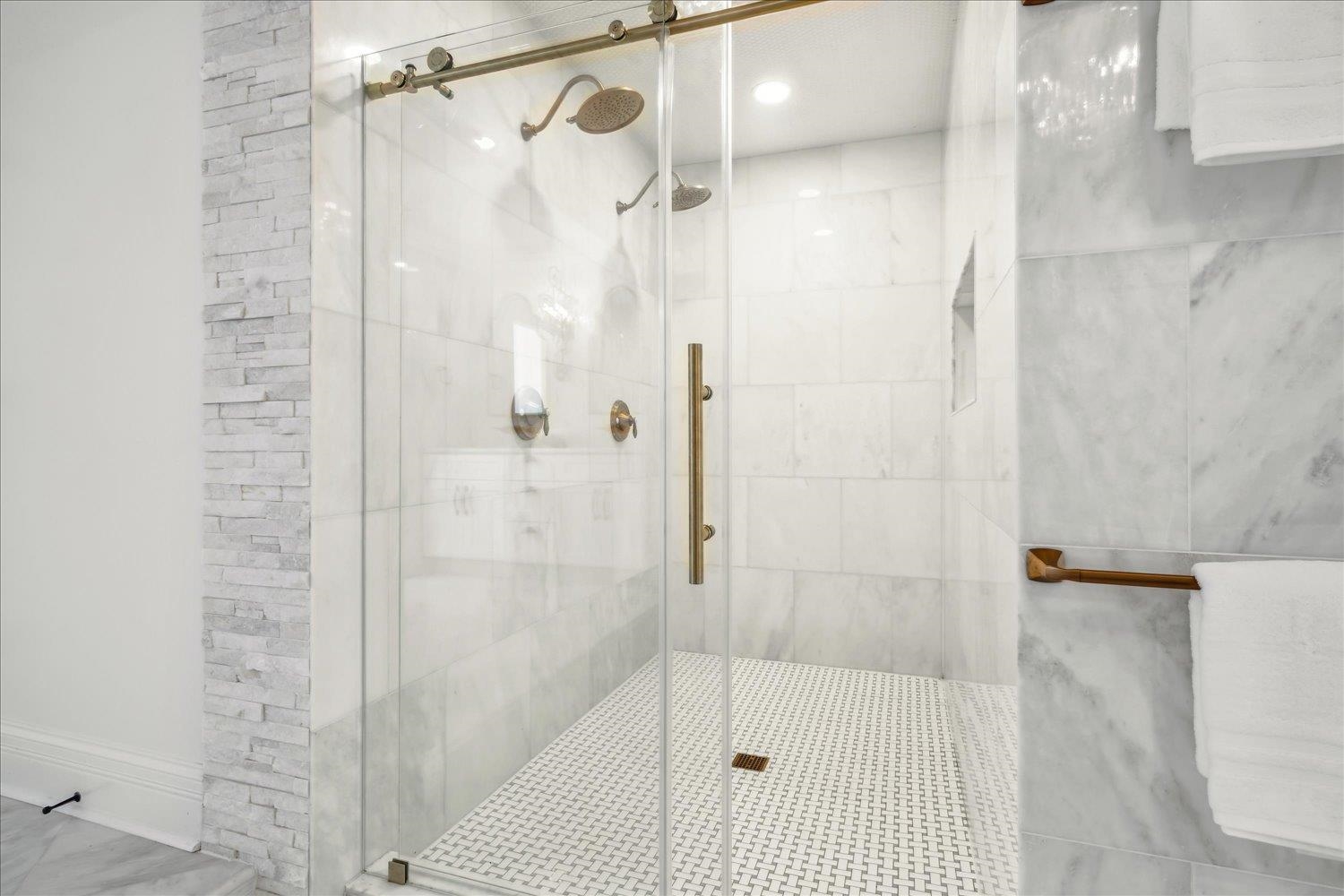 3937 Minden Road Memphis, TN 38111 - Photo 25 of 40 Bathroom featuring a stall shower