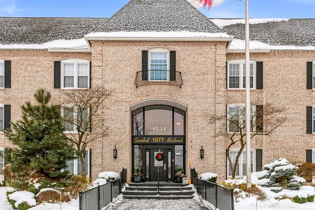 $195,000 | 1077 Greenleaf Boulevard, Unit 216, Elkhart, IN 46514