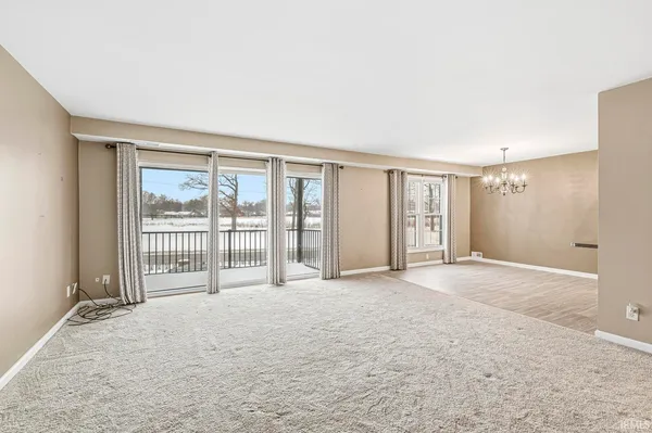 $190,000 | 1077 Greenleaf Boulevard, Unit 216, Elkhart, IN 46514