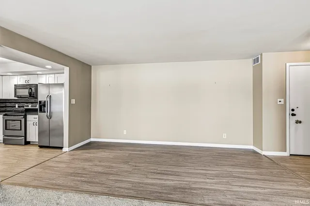 $195,000 | 1077 Greenleaf Boulevard, Unit 216, Elkhart, IN 46514