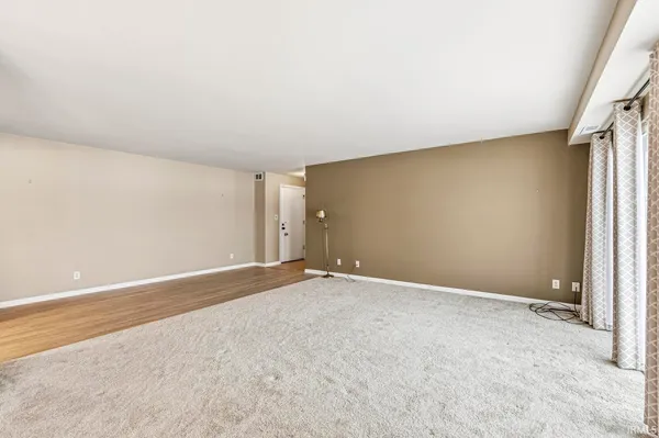 $190,000 | 1077 Greenleaf Boulevard, Unit 216, Elkhart, IN 46514