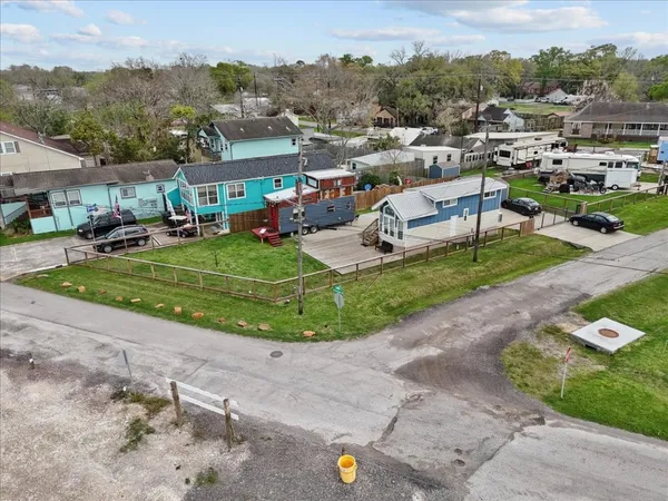 $325,000 | 4402 Boulevard Street, Bacliff, TX 77518