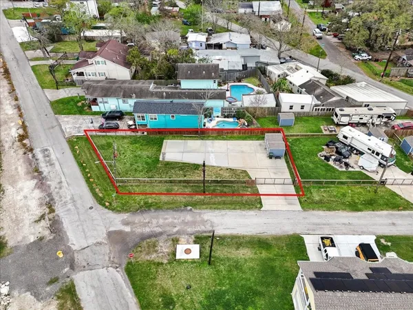 $325,000 | 4402 Boulevard Street, Bacliff, TX 77518