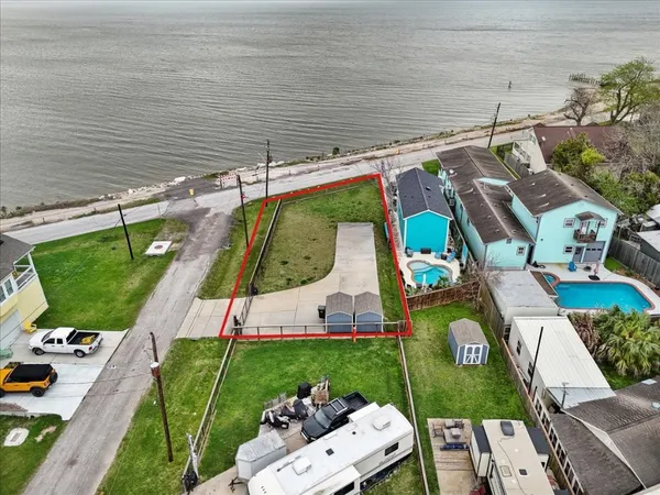 $325,000 | 4402 Boulevard Street, Bacliff, TX 77518