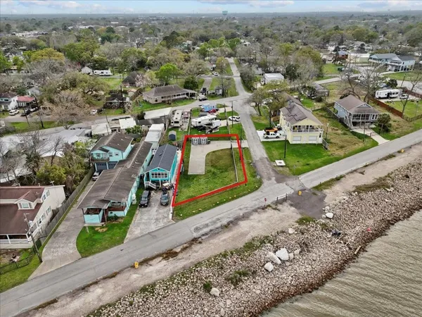 $325,000 | 4402 Boulevard Street, Bacliff, TX 77518