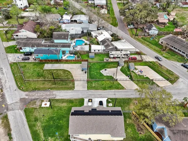 $325,000 | 4402 Boulevard Street, Bacliff, TX 77518