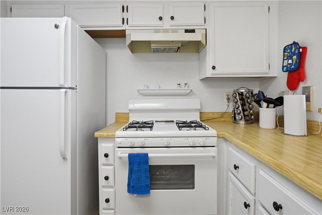 2229 High Dunes Lane Laughlin, NV 89029 - Photo 9 of 24